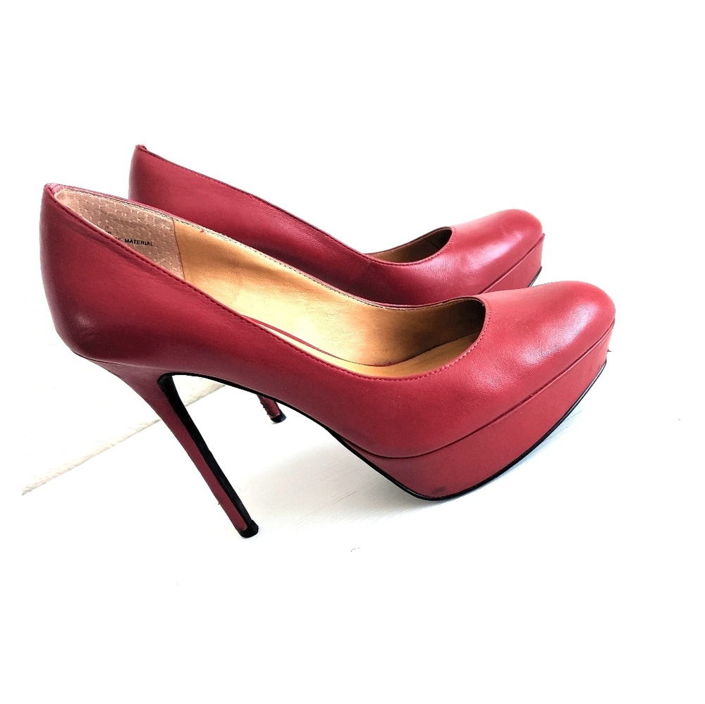 Red Levity heel